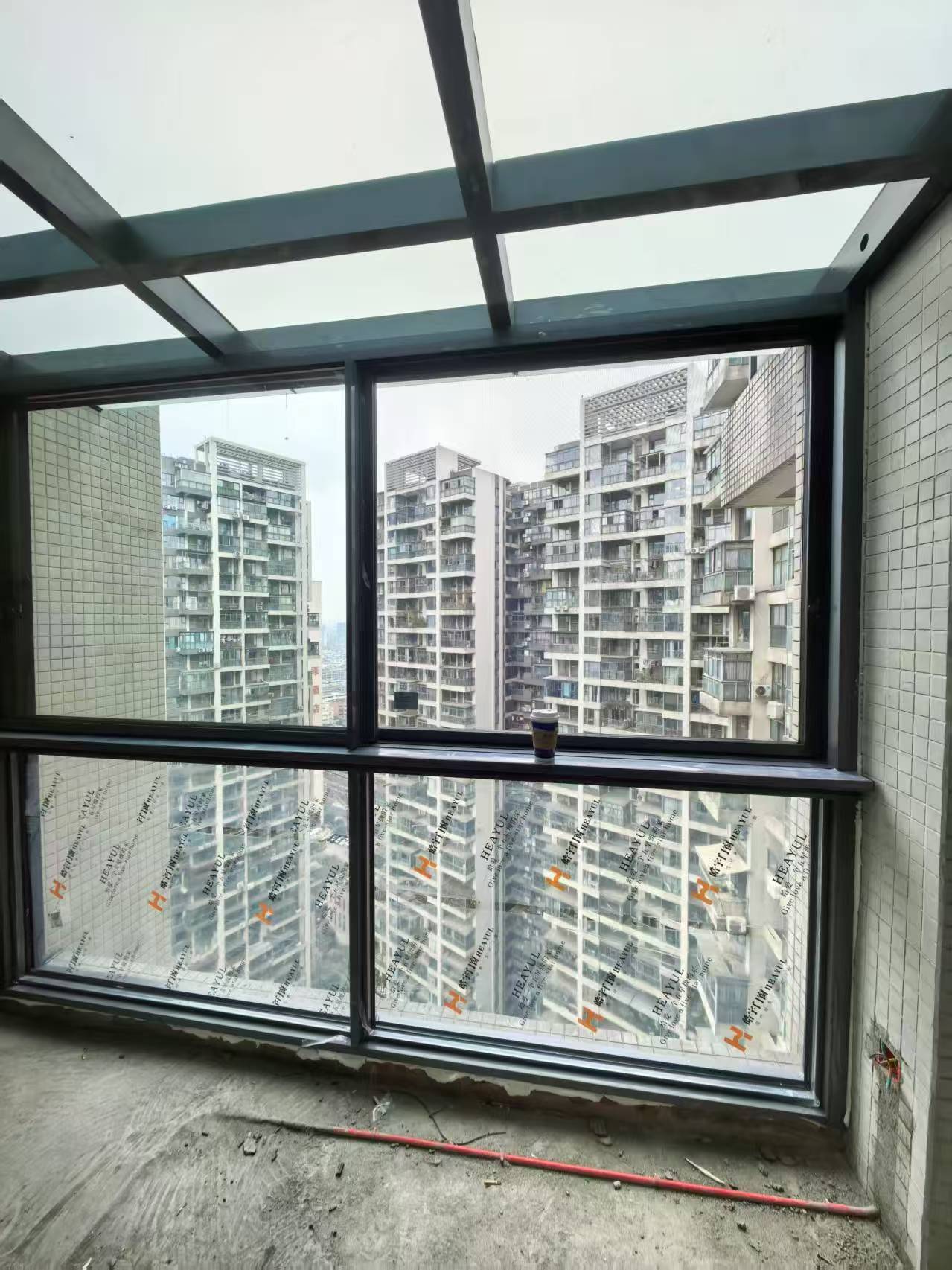 158 Series Concealed-Track Sliding Window