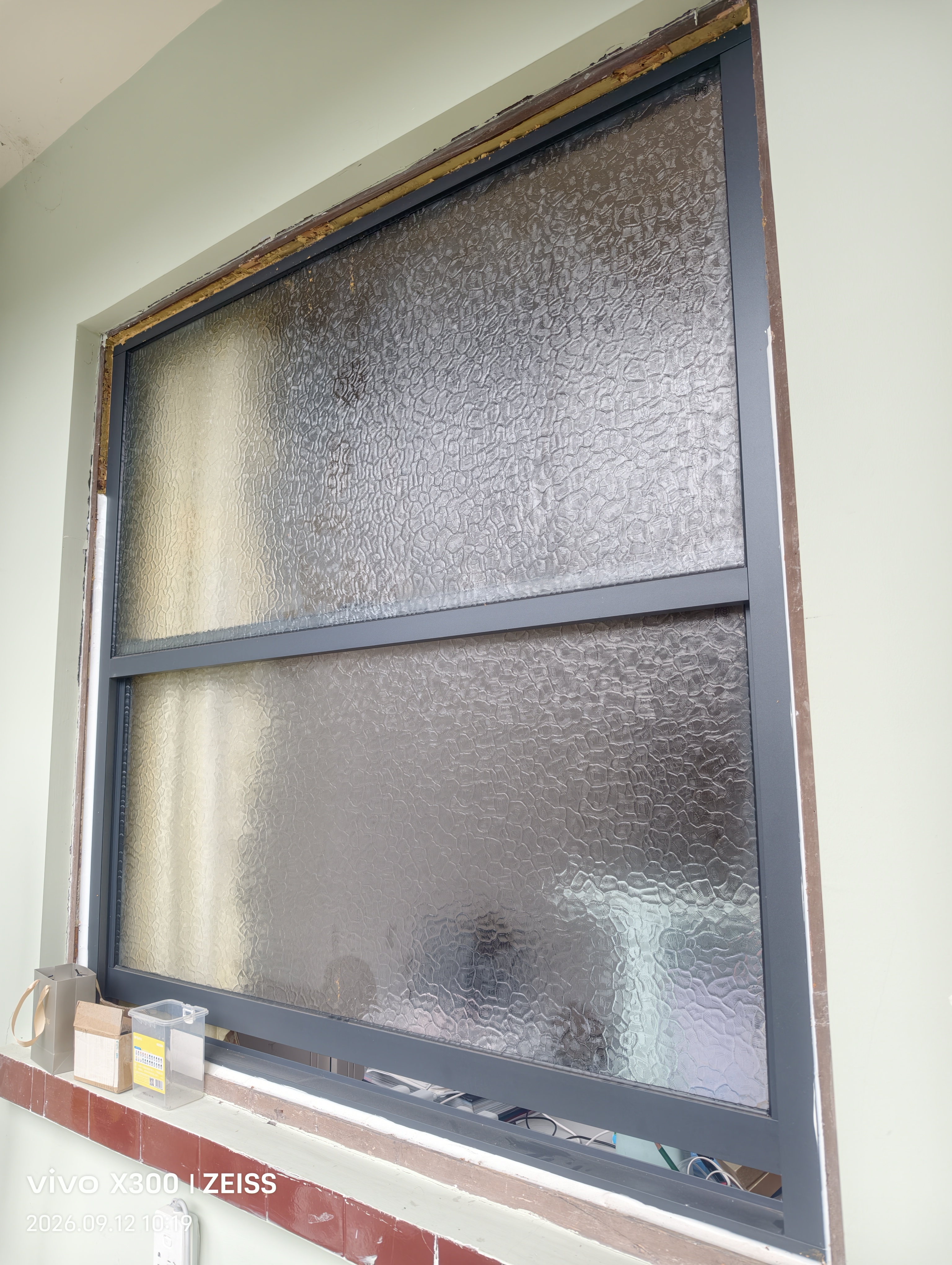 70 Series Manual Lift Window