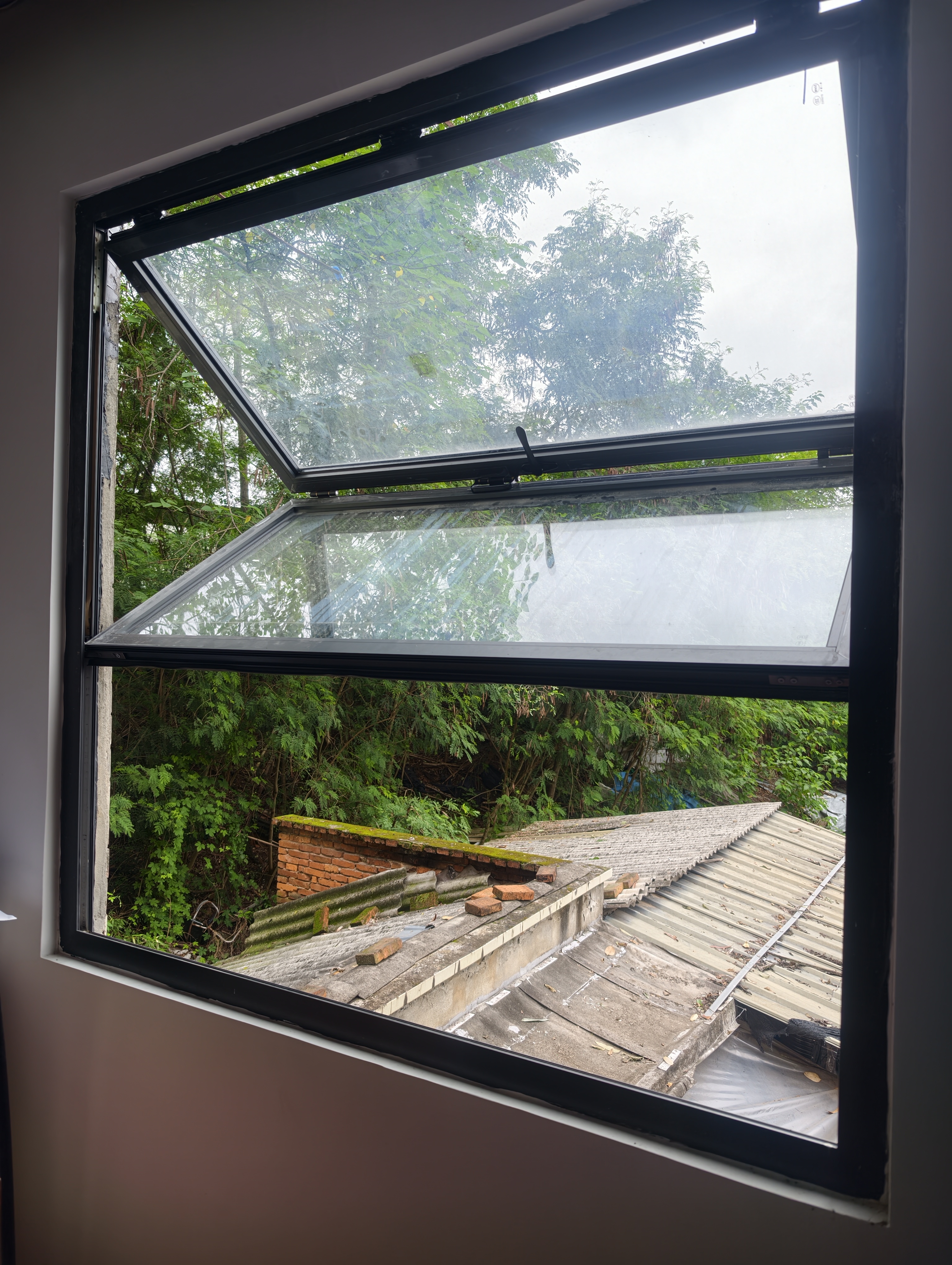 104 Series Single-Track Multi-Fold Window